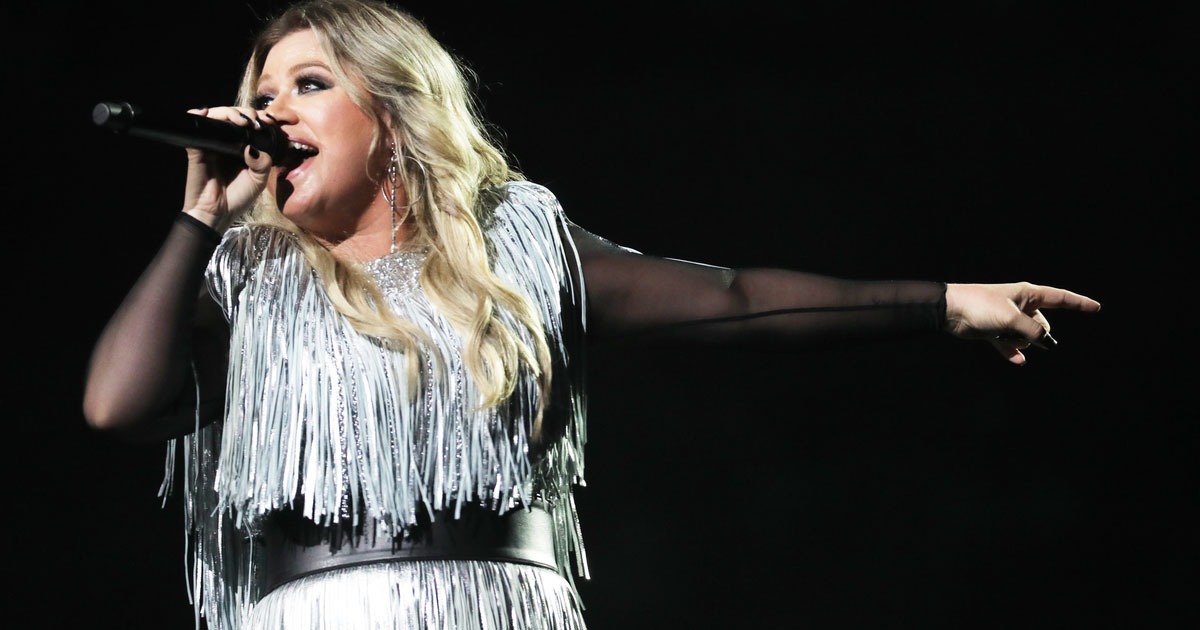 Kelly clarkson fb